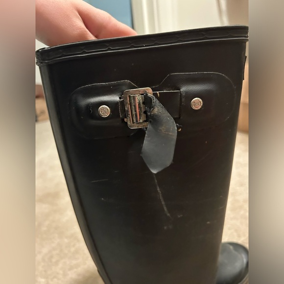 size 7 black hunter boots! - Picture 4 of 7
